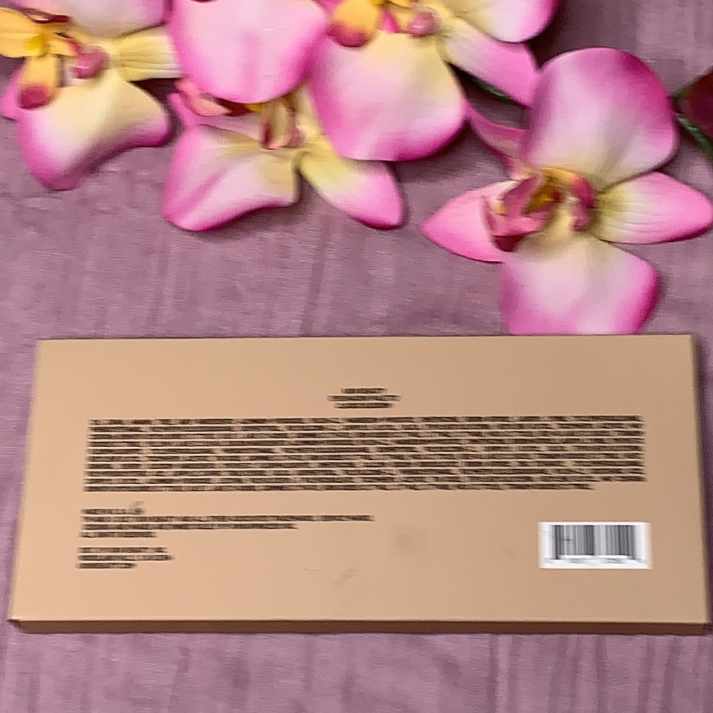 SOLD OUT - ✨ HOST PICK ✨ KKW classic blossom eyeshadow palette - Picture 6 of 8